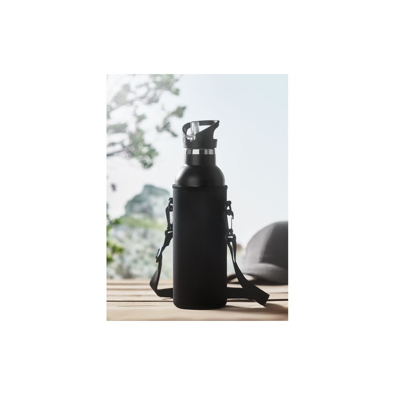 Gourde à double paroi personnalisée 700ml TIKSI Matières : acier inoxydable Couleurs : noir impression haute définition
