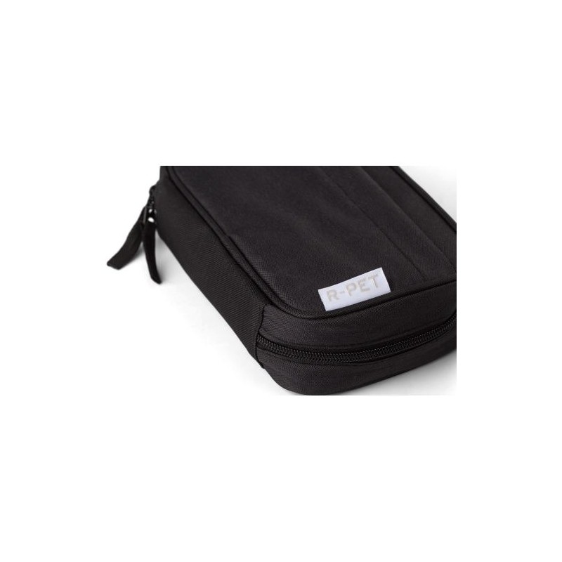 Pochette de voyage  en rPET 600D personnalisée - Calix Matières : polyester Couleurs : noir impression haute définition