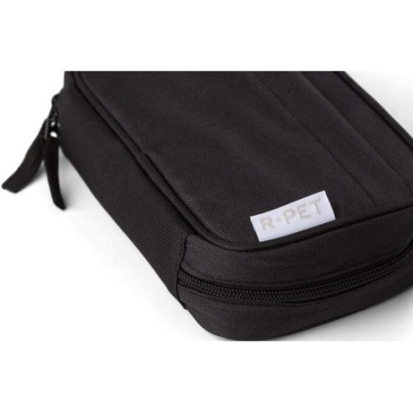 Pochette de voyage  en rPET 600D personnalisée - Calix Matières : polyester Couleurs : noir impression haute définition