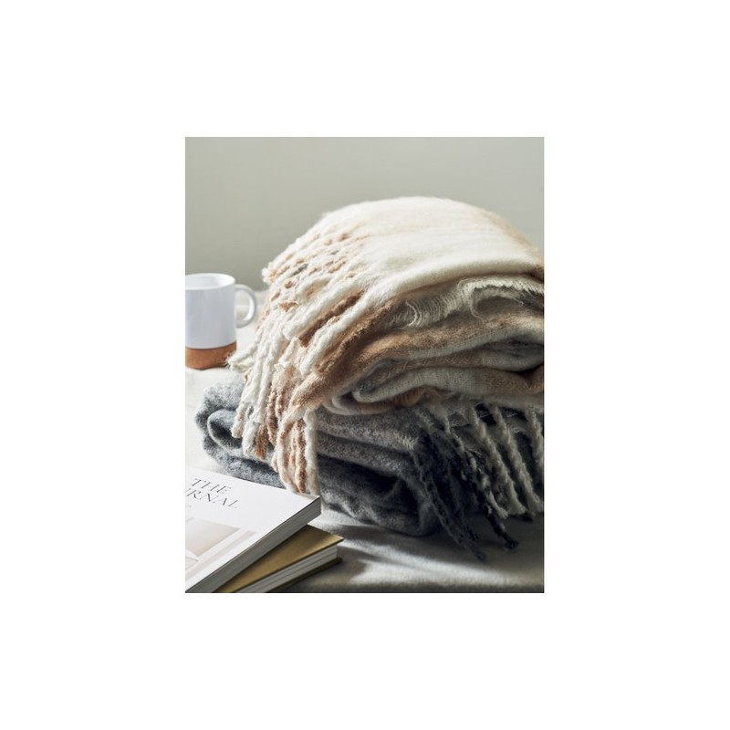 Couverture  en mohair à carreaux - QUET Matières : PET recyclé Couleurs : beige marquage couleur éclatante