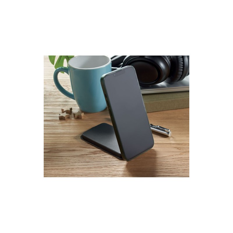 Chargeur magnétique  et efficace 15W - FAWTT Matières : PET recyclé Couleurs : noir accessoire événementiel unique