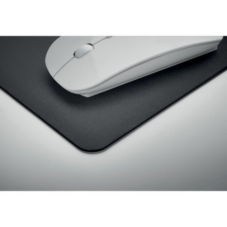 Tapis de souris  en PU recyclé - Personnalisé BETA Matières : PET recyclé Couleurs : noir goodies publicitaire événementiel