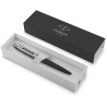 Stylo bille personnalisé Jotter XL  - Parker Matières : métal Couleurs : vert objet publicitaire robuste