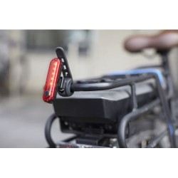 Lampe rechargeable en ABS pour vélo - Priska Matières : plastique Couleurs : rouge cadeau entreprise pas cher