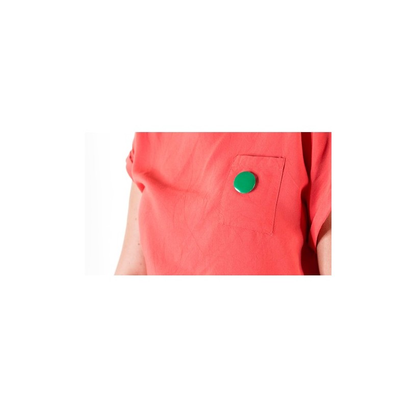 Pin's publicitaire unique Turmi Couleurs : rouge impression haute définition