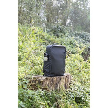 Sac à dos déperlant en polyester personnalisé Brecken Matières : polyester Couleurs : noir marquage couleur éclatante