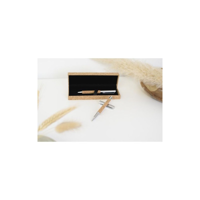 Parure  et élégante de stylo bille et roller en liège Elmer Matières : liège Couleurs : brun objet promotionnel éco-responsable