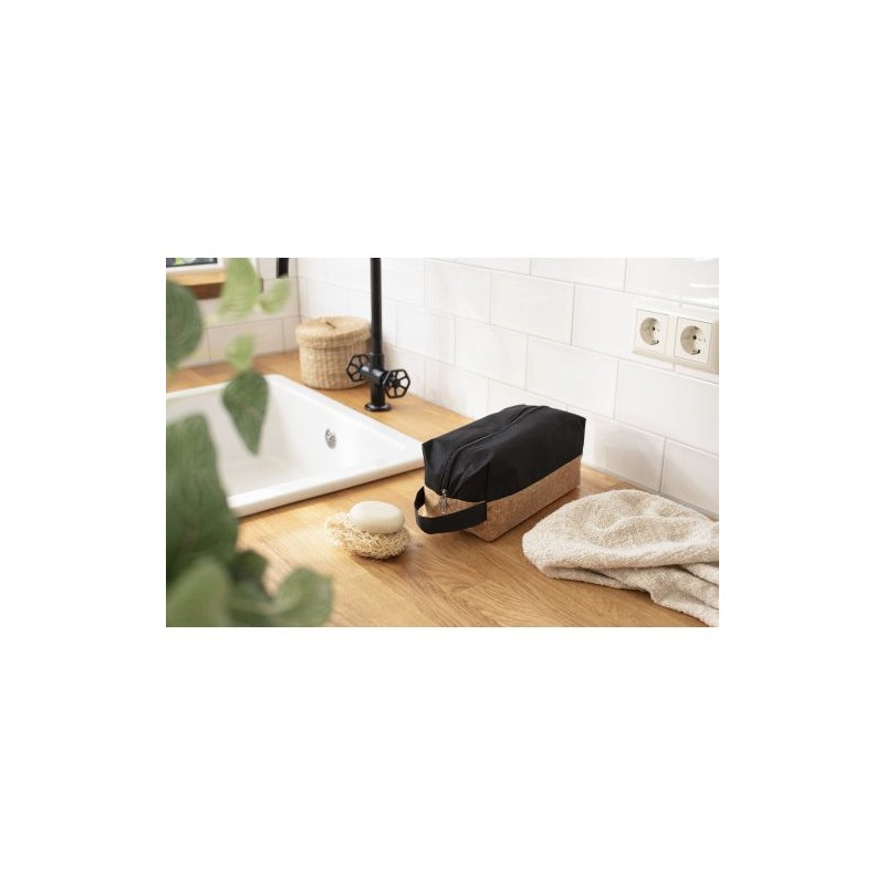 Trousse de toilette  et pratique en polyester - Lynn Matières : liège Couleurs : vert goodies personnalisé en stock