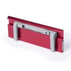 Porte-badge personnalisé  Badge Bindel Matières : aluminium Couleurs : rouge personnalisation sur mesure