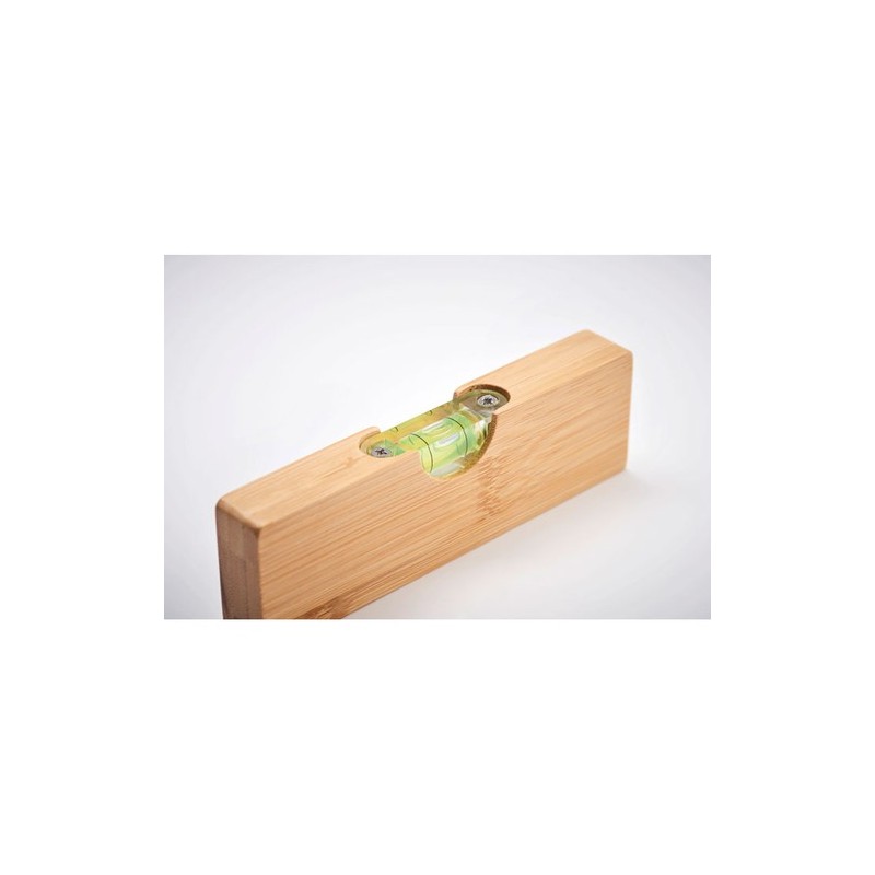 Niveau à bulle et décapsuleur personnalisé pratique SPIREN Matières : bambou Couleurs : bois objet promotionnel éco-responsable