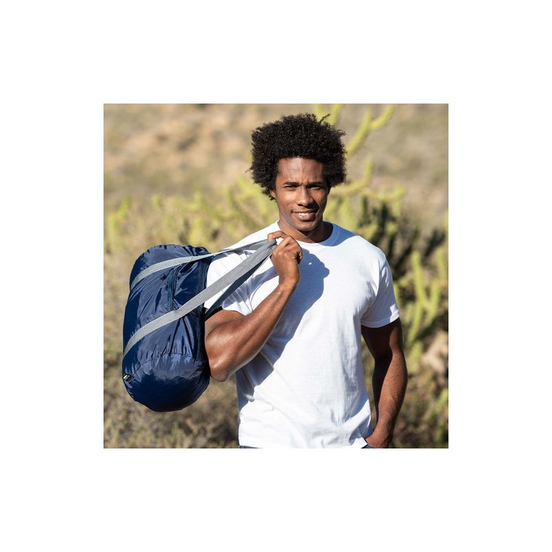 Sac Éco-responsable de Sport Personnalisé Pas Cher - Charmix Matières : PET recyclé Couleurs : bleu marine cadeau affaires éléga
