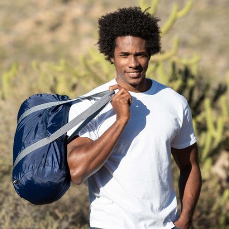 Sac Éco-responsable de Sport Personnalisé Pas Cher - Charmix Matières : PET recyclé Couleurs : bleu marine cadeau affaires éléga