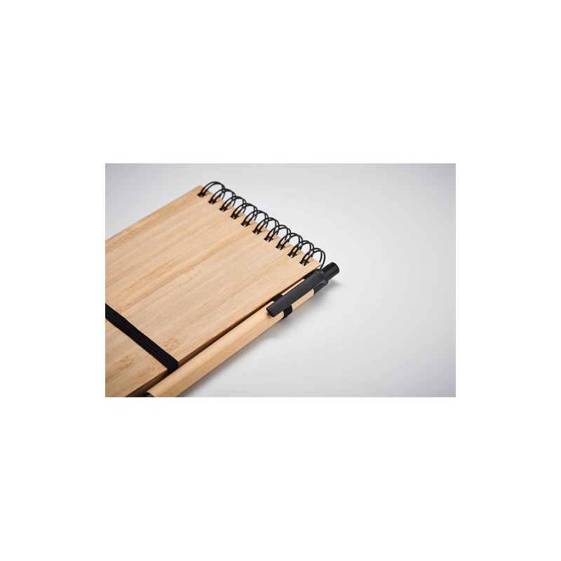 Bloc-Notes A6 Éco-responsable Pratique en Bambou - Personnalisé SONORABAM Matières : papier recyclé Couleurs : noir marquage las