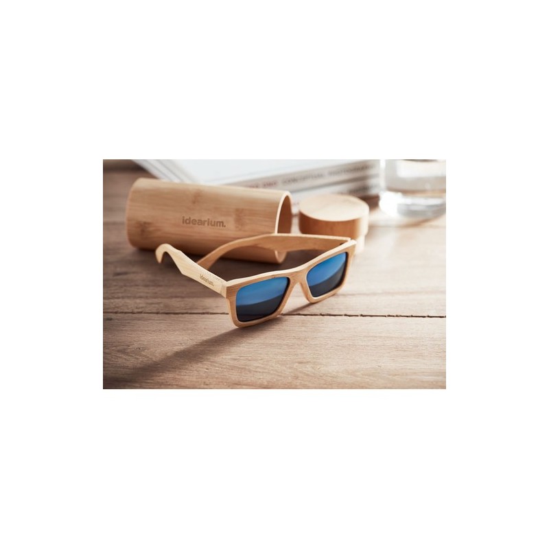 Lunettes de soleil personnalisées en bambou avec étui WANAKA Matières : bambou Couleurs : bois marquage laser ultra précis