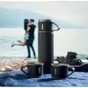 Set Pratique de Bouteille Isotherme Personnalisée et 2 Gobelets SHARM Matières : acier inoxydable Couleurs : noir marquage laser