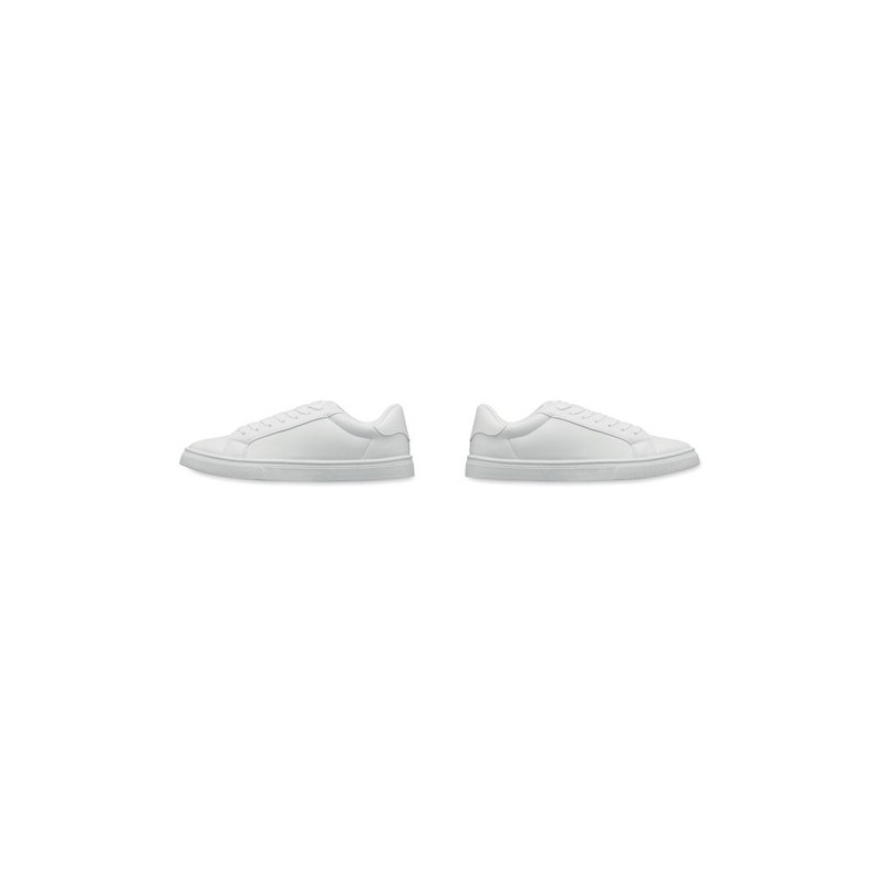 Baskets Personnalisées en PU Taille 47 - BLANCOS Matières : PU Couleurs : blanc cadeau client original