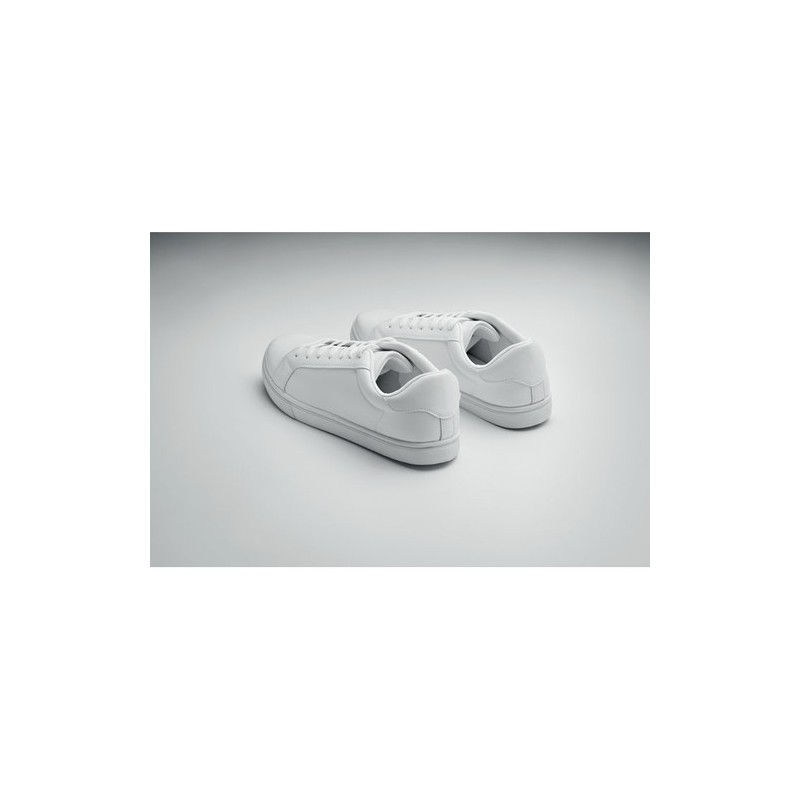 Baskets Éco-responsables en PU Taille 46 Confort et Style Blancos Matières : PU Couleurs : blanc cadeau collaborateur premium