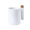 Mug Personnalisable Éco-responsable avec Agitateur - Tasse Beverly Matières : céramique Couleurs : blanc objet promotionnel éco-