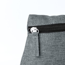 Trousse Éco-responsable Personnalisable Osoben Couleurs : noir Matières : polyester recyclé accessoire événementiel unique