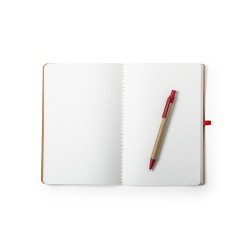 Cahier Pratique Éco-responsable en Carton Recyclé Esteka Matières : carton recyclé Couleurs : rouge objet publicitaire robuste