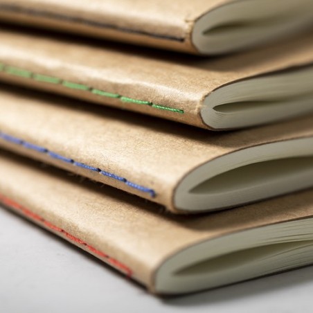 Cahier Pratique Éco-responsable en Carton Recyclé Esteka Matières : carton recyclé Couleurs : noir livraison express 24h 48h