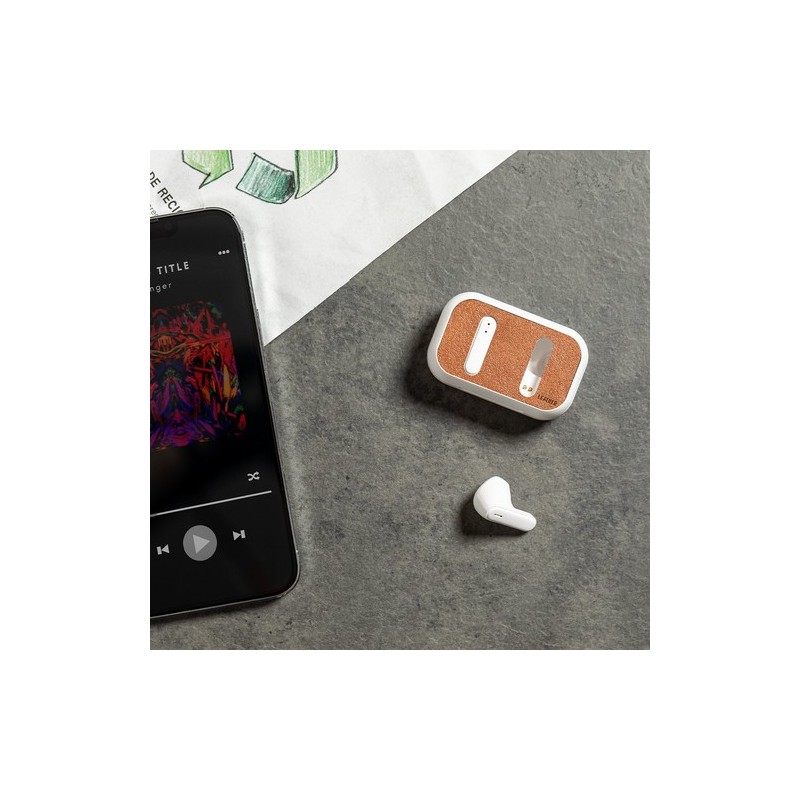 Écouteurs Bluetooth Éco-responsables Personnalisés Élégants Shizar RCS Matières : cuir recyclé Couleurs : marron livraison expre