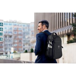 Sacoche Éco-responsable Personnalisable RPET 600D pour Ordinateur HANA Matières : PET recyclé Couleurs : noir marquage laser ult