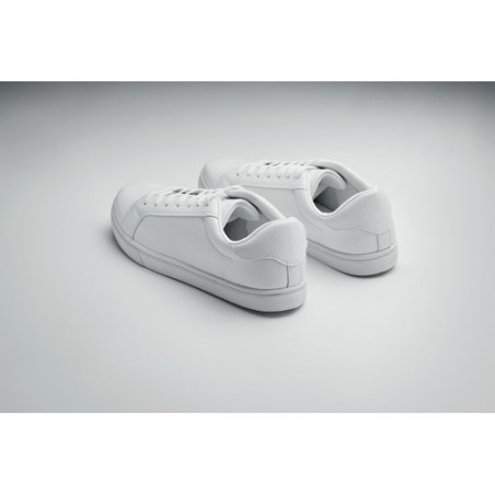 Baskets Légères et Stylées en PU Taille 44 Personnalisées BLANCOS Matières : PU Couleurs : blanc cadeau entreprise pas cher