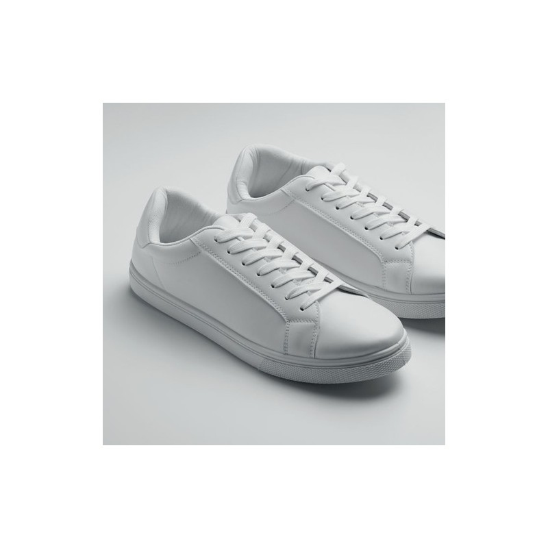 Baskets personnalisées en PU Taille 42 - BLANCOS Matières : PU Couleurs : blanc personnalisable avec votre logo