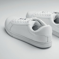 Baskets personnalisées en PU Taille 42 - BLANCOS Matières : PU Couleurs : blanc goodies publicitaire événementiel