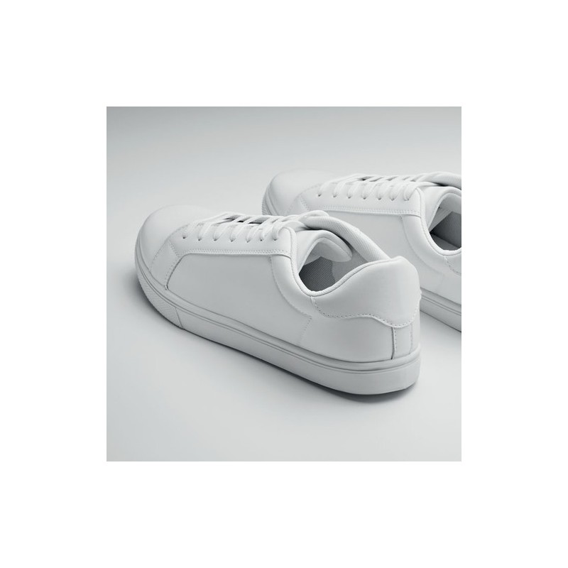Baskets personnalisées en PU Taille 42 - BLANCOS Matières : PU Couleurs : blanc goodies publicitaire événementiel