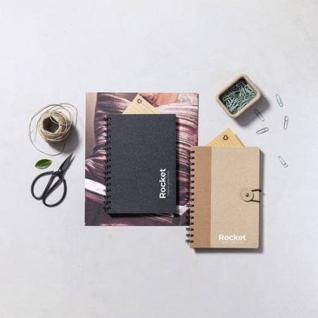 Cahier Éco-responsable Pratique Personnalisé A5 Idina pas cher Matières : carton recyclé Couleurs : naturel objet promo petit bu
