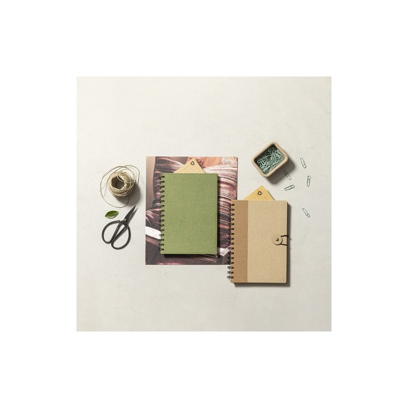 Cahier Éco-responsable Pratique Personnalisé A5 Idina pas cher Matières : carton recyclé Couleurs : naturel impression haute déf