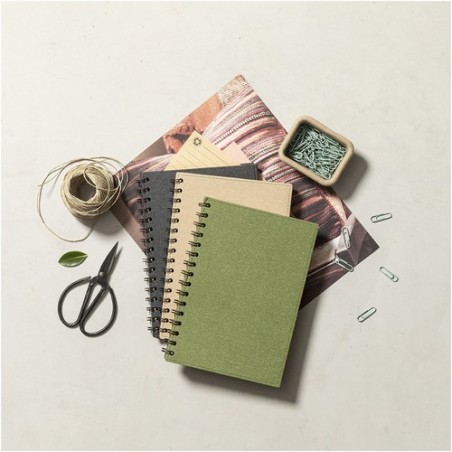 Cahier Éco-responsable Pratique Personnalisé A5 Idina pas cher Matières : carton recyclé Couleurs : naturel personnalisation rap