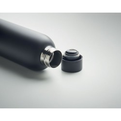 Bouteille  en acier inox recyclé ATHENA Couleurs : noir Matières : acier inoxydable recyclé accessoire événementiel unique