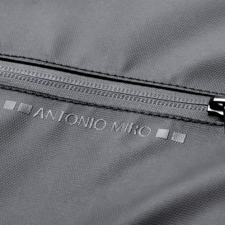 Housse Élégante et Pratique pour Ordinateur Portable - Dilon Matières : polyester Couleurs : noir impression haute définition