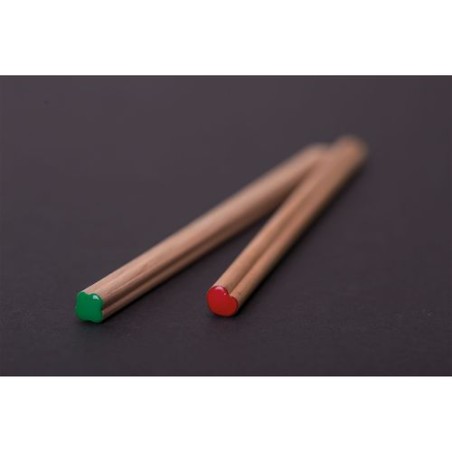 Crayon personnalisé  Trèfle Prestige 17,6 cm Matières : bois Couleurs : vert personnalisation rapide en France