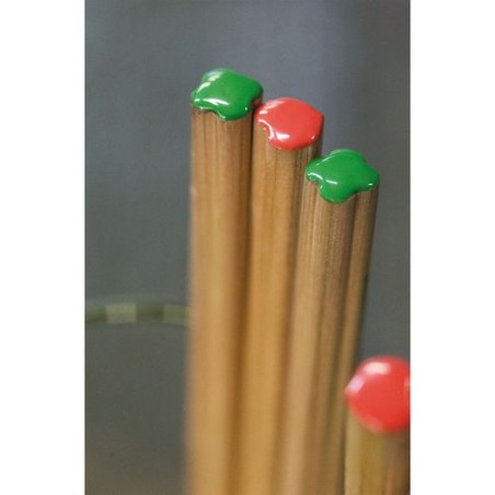 Crayon personnalisé  Trèfle Prestige 17,6 cm Matières : bois Couleurs : vert goodies entreprise design