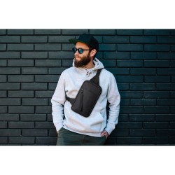 Sac de poitrine  personnalisé en 600D RPET - CEBAG Matières : PET recyclé Couleurs : noir goodies publicitaire événementiel