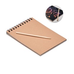 Carnet à gratter personnalisé - BLACK Matières : papier Couleurs : bois
