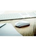 Souris sans fil personnalisée CURVY pour objets publicitaires Matières : ABS Couleurs : blanc marquage laser ultra précis