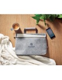 Sac ordinateur  en feutre RPET - TAPLA Matières : PET recyclé Couleurs : gris personnalisation rapide en France
