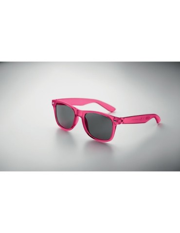 Lunettes de soleil personnalisées s en RPET - MACUSA Matières : PET recyclé Couleurs : fuchsia transparent objet promotionnel éc