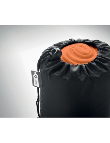 Couverture de voyage  en RPET personnalisée - MUSALA Matières : PET recyclé Couleurs : orange personnalisation rapide en France