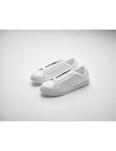 Baskets personnalisées en PU Taille 40 - BLANCOS Matières : PU Couleurs : blanc marquage laser ultra précis