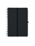 Cahier A5 publicitaire avec support de téléphone STRATA Matières : papier recyclé Couleurs : noir cadeau entreprise pas cher