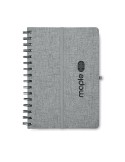 Cahier A5 publicitaire avec support de téléphone STRATA Matières : papier recyclé Couleurs : gris impression haute définition