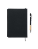 Carnet A5 RPET  avec stylo NOTA Matières : papier recyclé Couleurs : noir goodies publicitaire événementiel