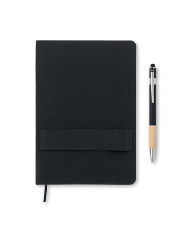 Carnet A5 RPET  avec stylo NOTA Matières : papier recyclé Couleurs : noir cadeau collaborateur premium