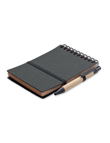 Cahier recyclé personnalisé et stylo à bille NOTIE Matières : papier recyclé Couleurs : pierre personnalisable avec votre logo
